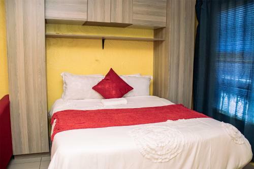 Hostal Phomolong Guest House Soweto