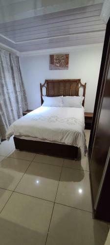 Hostal Phomolong Guest House Soweto