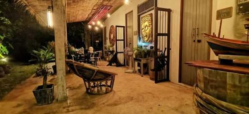 Hostal Baan Hotelier Resort