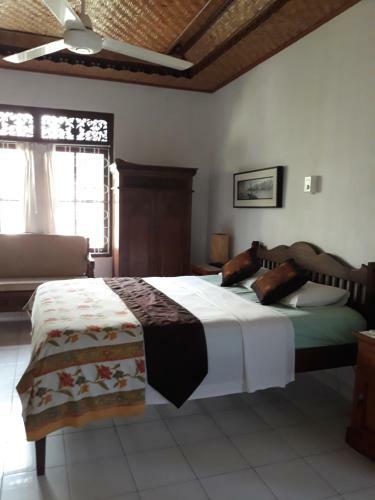 Hostal Frannies Home