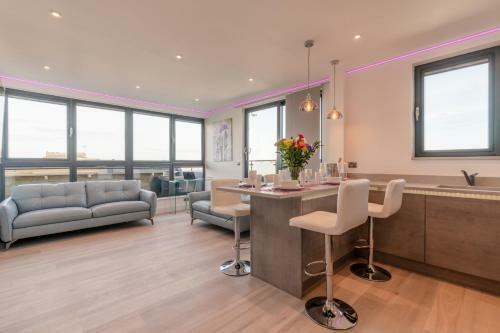 Apartamento Central Penthouse With Hot Tub & Views 22