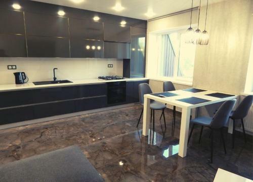Luxury Apartments Near Sofievsky Park