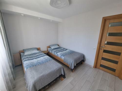 Cozy Apartment On Hlyboka Street 24