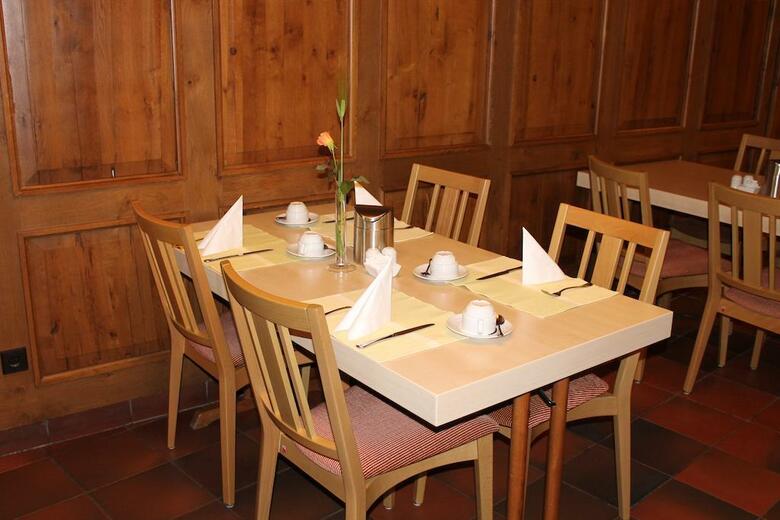 Hostal Hotel Petzengarten
