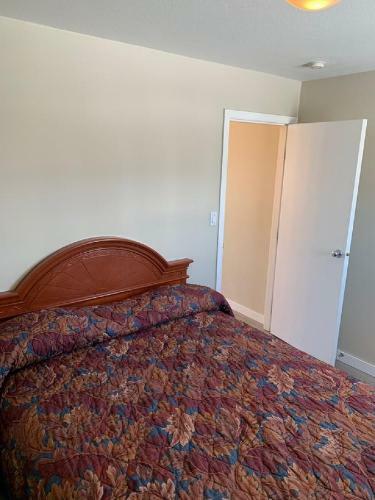Aladdin Motor Inn