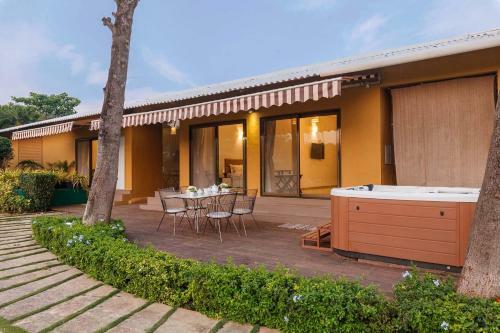Stayvista At Vedanta Farm Villa