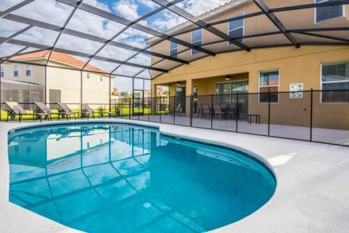 Desirable Solterra - 6 Bdm With Pool Spa Villa