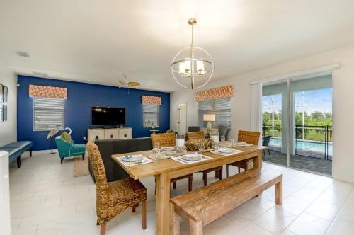 South Facing Pool & Spa - 6 Bdm Villa Villa
