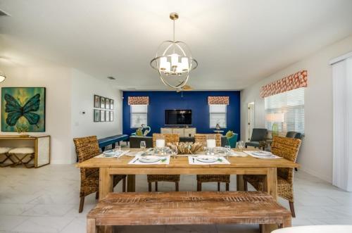 South Facing Pool & Spa - 6 Bdm Villa Villa