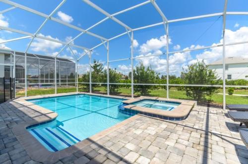 South Facing Pool & Spa - 6 Bdm Villa Villa