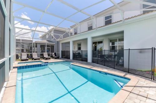 South Facing Pool & Spa - 6 Bdm Villa Villa