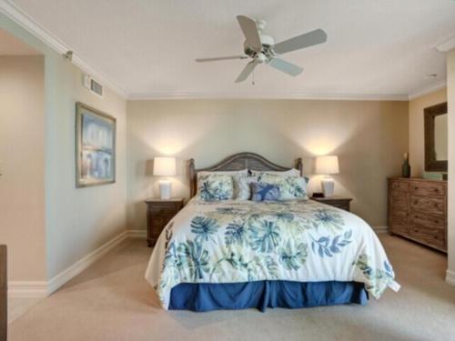 Apartamento Beachfront Condo With Pool