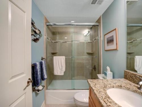 Apartamento Beachfront Condo With Pool