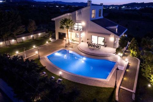 Gregory's Luxury Villa In Chania-70m2 Pool-2000m2 Garden And Plot