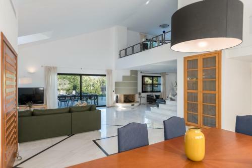 Gregory's Luxury Villa In Chania-70m2 Pool-2000m2 Garden And Plot