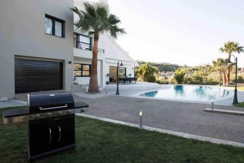 Gregory's Luxury Villa In Chania-70m2 Pool-2000m2 Garden And Plot
