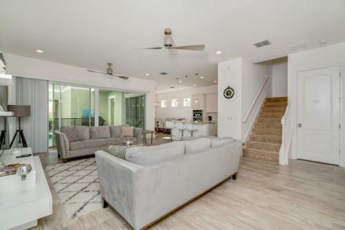 Modern Reunion Villa With Pool Villa