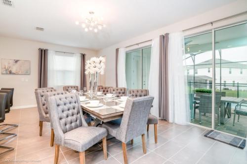 New Solara 5 Bdm Townhome With S Facing Pool Villa