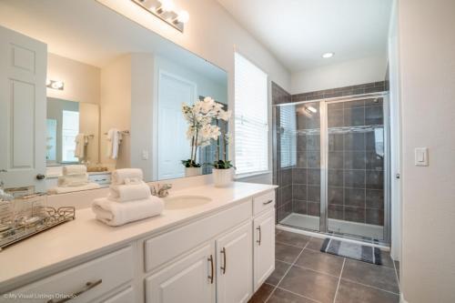 New Solara 5 Bdm Townhome With S Facing Pool Villa