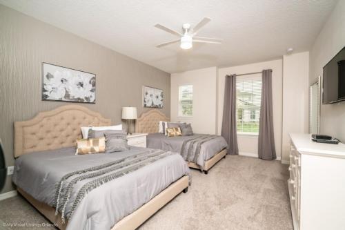 New Solara 5 Bdm Townhome With S Facing Pool Villa