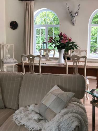 Lovely Studio Apartment With Roof Top Conservatory