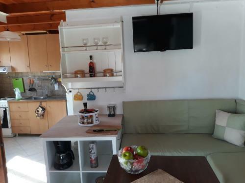La Petit Chariklia's House