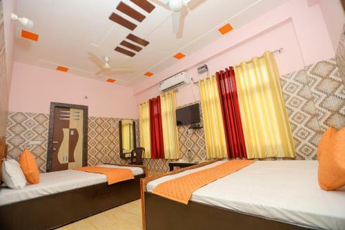 Hostal Anand Varsha Best Price Room Stays