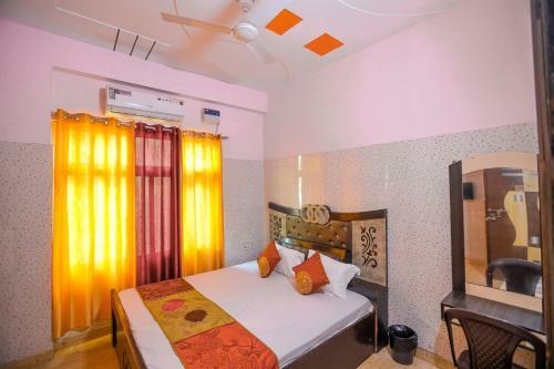 Hostal Anand Varsha Best Price Room Stays