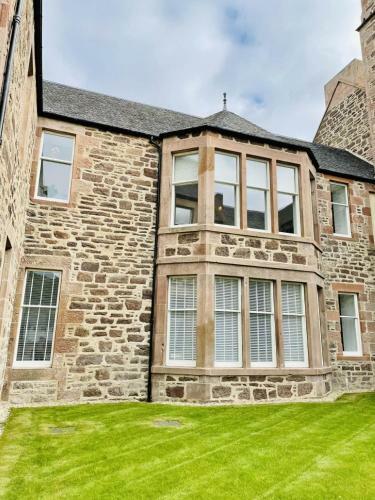 No.49, A Spacious New Executive Apartment
