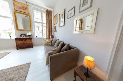 Real Old Town Apartment