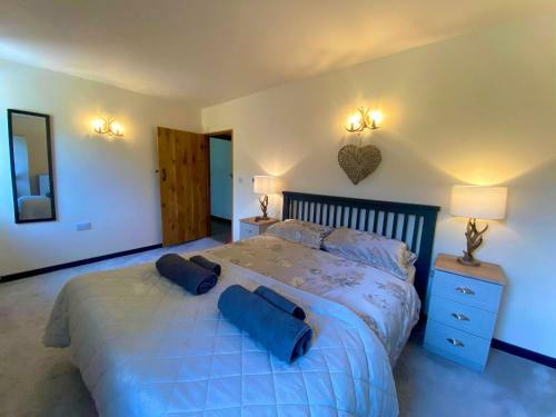 Trelaske Mill Cider Barn-with Hot Tub, Fire Pit Bbq