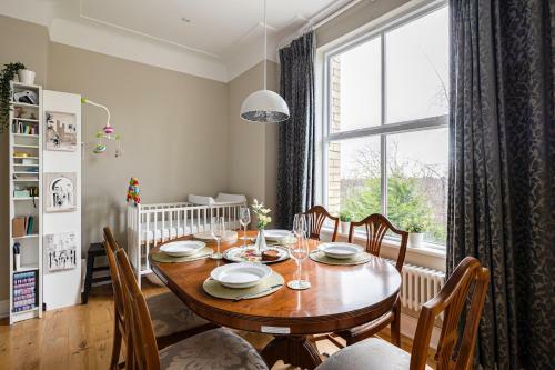 Apartamento Stylish Duplex In Princes Avenue
