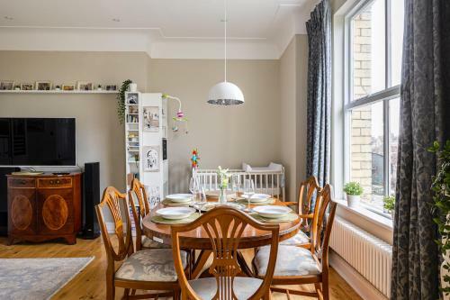 Apartamento Stylish Duplex In Princes Avenue