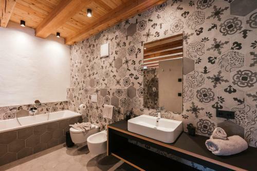 St. Vigilius Modern Historic Apartments