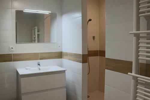 Maison De Village Sur Donz�re