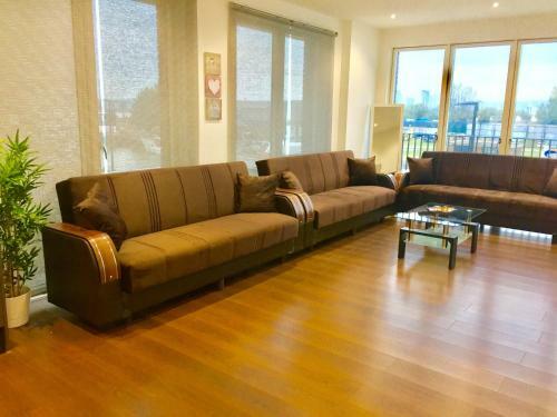 London Excel 2 Bedrooms River View Apartment