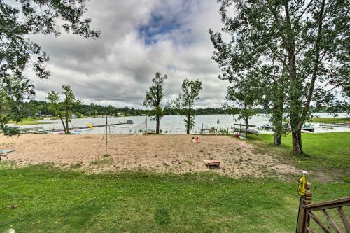 Lake Retreat Fire Pit, Boat Rentals, Bbq!