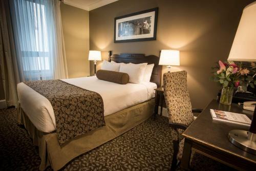 Hume Hotel