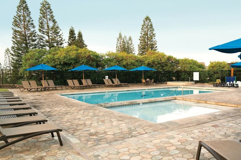 Villa Paniolo Greens Resort