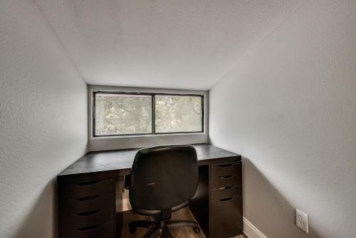 Little D Bnb - Modernized 3 Bedroom 2 Bath Getaway