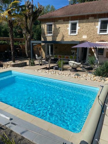 Hostal Les Chambres D'h�tes De La Croix Bleue