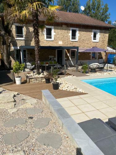 Hostal Les Chambres D'h�tes De La Croix Bleue