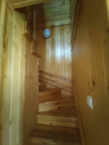 Caba�a De Madera Especial Y Acogedora