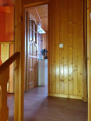 Caba�a De Madera Especial Y Acogedora