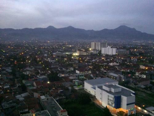 Apartemen The Suites Kayla