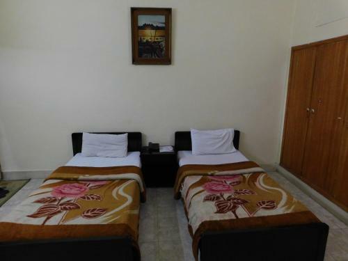 Hostal The City Lodge