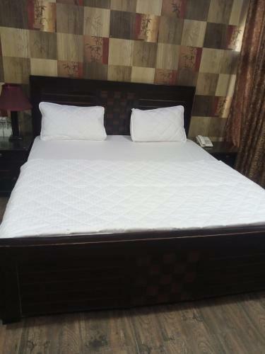 Hostal Four Season Guest House