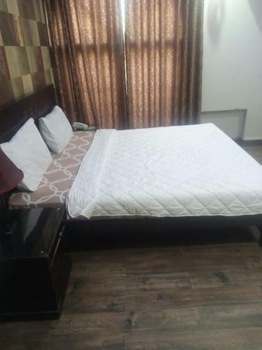Hostal Four Season Guest House