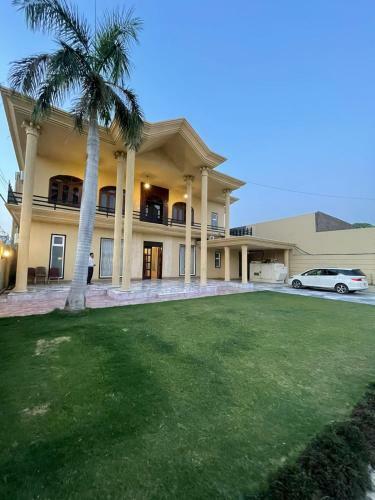 Shelton Hotel Mardan