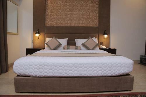 Shelton Hotel Lahore
